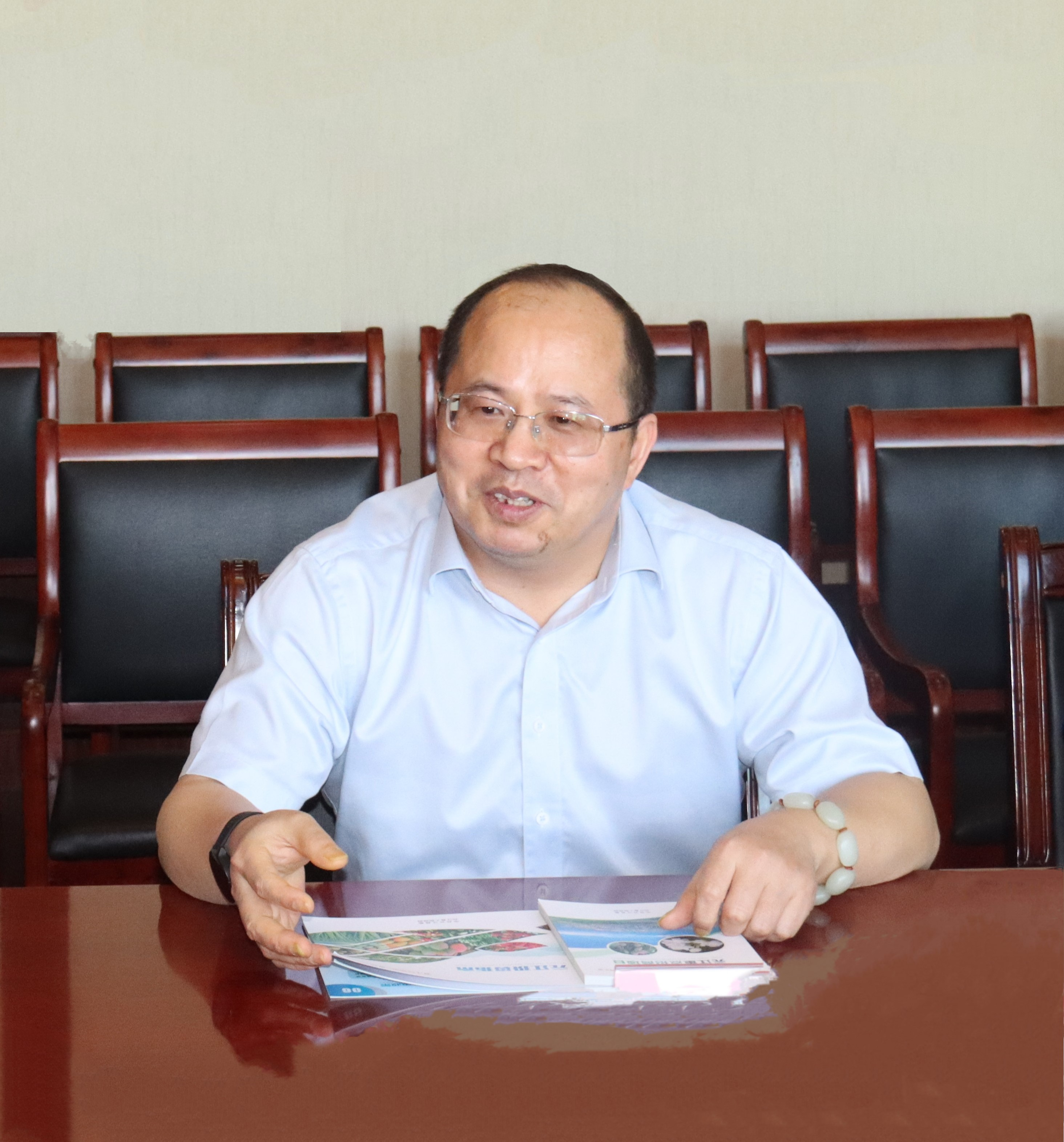 廣西銀億公司二〇二五年新年獻(xiàn)詞